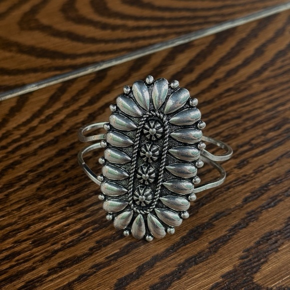 Western Oval Concho Hinge Bracelet - Picture 1 of 3
